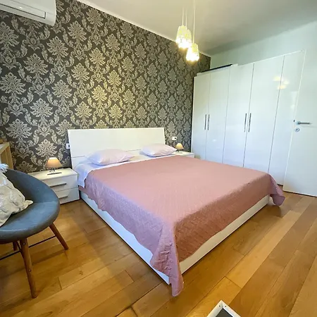 Apartment Charm *